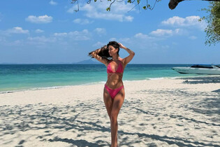 Co za figura! Uwielbiana Angelika Żmijewska Topky w Bikini! Zdjęcia z Tajlandii rozgrzewają internet i fanów disco polo! 
