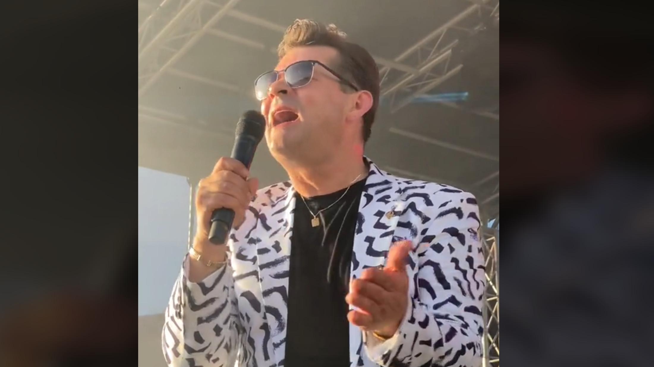 Niewiarygodne! Zenon Martyniuk założył TIKTOKA! Król disco polo wywołał szaleństwo podczas koncertu w Górznie VIDEO