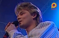 Tak wyglądał Zenon Martyniuk w latach 90! Te włosy a ten strój! Był ikoną mody? Zobaczcie nagranie! | VIDEO