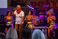 Premiera mp3: One Moment zaprasza na ,,Dancing forever"