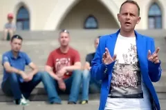 Premiera klipu: No Name złapane „Na czerwonym świetle"