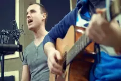Niecodzienne wykonanie piosenki ,,Przez twe oczy zielone" (VIDEO)