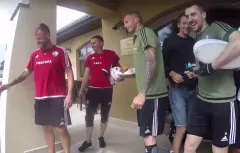 Tak się bawi tak się bawi Legia Warszawa! W rytm hitu disco polo! | VIDEO