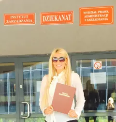 Małgosia (Camsutra) z magisterką na 5!
