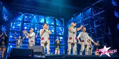 Chłopaki grają dla ludzi, a ludzie uwielbiają ich słuchać. Boys w nietypowej produkcji.