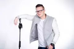 Ktoś wkradł się do lidera formacji Playboys!