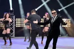 Wykonawca disco polo w kabarecie? To możliwe! Koniecznie zobaczcie | VIDEO