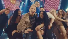 DBomb - O Ela, Ela! Kultowy hit z teledyskiem! Koniecznie zobacz!