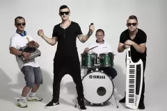 Zespół Baflo nadciąga z nową produkcją pt. „Ona bije go” 