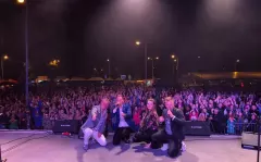 Wersja koncertowa hitu disco polo! Koniecznie posłuchaj! Publika oszalała | VIDEO