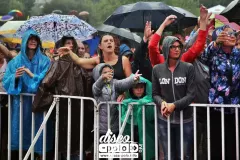 Formacja Playboys rozgoniła deszczowe chmury! Zobaczcie niecodzienne nagranie z koncertu! | VIDEO
