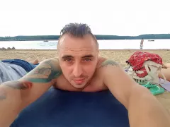 Odważna stylizacja opina ciało Czadomana! "Co za zgrabne nogi"