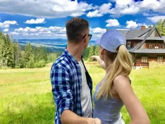 Weselnie z najpiękniejszą kobietą! Wokalista disco polo pokazał się z żoną - jest prawdziwym szczęściarzem! 