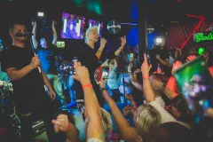 Niesamowita sprawa! Wyjątkowe urodziny z zespołem Piękni i Młodzi! | VIDEO