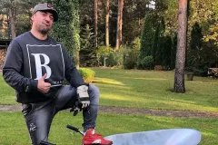 Amerykański aktor wygląda jak Marcin Miller Boys! Lider grupy disco polo ma medialnego sobowtóra?