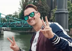 Wokalista disco polo zrezygnował z wina! Poprosił o zabawki! 