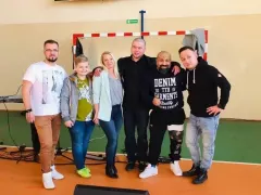 Wokalista disco polo okazał serce dziecku, które uratowało swoich bliskich z płonącego domu! 
