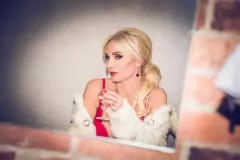 Odsłoniła dekolt i podkreśliła talię! Wokalistka disco polo zachwyca sylwestrowym strojem!