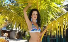 Opadną Wam szczęki! Wokalistka disco polo w bikini! Co za ciało! 