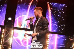 Uwielbiany wokalista disco polo ma poważny problem! Ból daje mu się we znaki po każdym koncercie!