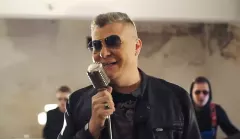 Wokalista disco polo z milionem na koncie! To niebywały sukces!