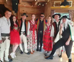 Wokalista disco polo nagrał teledysk na Krupówkach! To będzie hit?! Mamy video! 
