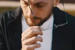 Łzy w oczach wokalisty disco polo! "Wyjdź stąd, tam są drzwi" - internauci pod wrażeniem! 
