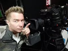 Przepiękna chwila uwielbianego artysty disco polo! Właśnie zaręczył się z ukochaną! 