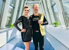 Sławomir świętuje niebywały sukces! Artysta z tej okazji napił się wódki na wizji! | VIDEO