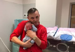 Szok! Nazwał swojego nowo narodzonego syna nazwą popularnego zespołu disco polo! To pierwszy taki przypadek w Polsce!