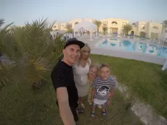 Trzecie dziecko wokalisty disco polo w drodze! Razem z dziećmi założy zespół?