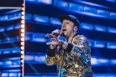 Marcin Miller w produkcji rodem z lat 90. Nowość trafiła właśnie do sieci! 
