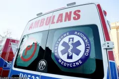 Wystarczyła chwila nieuwagi! Artysta disco polo spadł z ogromnej wysokości na zaparkowany samochód! 