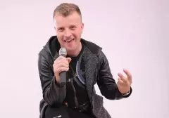 Wokalista disco polo walczy z oskarżeniami o kradzież utworów swojego poprzednika!