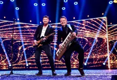 Kultowa formacja Classic w przeboju Zenka Martyniuka (Akcent)! To wykonanie brzmi bosko!