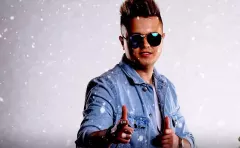 Młody i przystojny wokalistka disco polo z interesującą premierą! Posłuchajcie nowości od Rikardo!