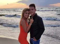 Wokalista disco polo w gorącym pocałunku z przepiękną kobietą! Wielka miłość kwitnie!