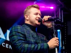 Dawid Narożny rozpocznie karierę solową?! Gwiazdor disco polo przerwał milczenie! 