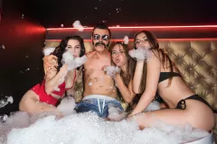 Tajemniczy artysta chce zdeklasować gwiazdy disco polo?! Eryk Minetti wkroczył do gry!