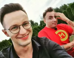 Z ostatniej chwili! Wokalista disco polo pokazał zmasakrowaną twarz! Wszystko przez koronawirusa?!