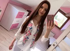 Zbieramy szczęki z podłogi! Wyjątkowo piękna wokalistka disco polo, kusi swoim cudownym ciałem!
