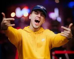 Wokalista disco polo rozkochał w sobie miliony fanek! Ta nowość zagwarantuje mu jeszcze większy sukces?!