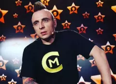 Wokalista disco polo zajął się produkcją maseczek! Wiemy jak wyglądają i jak je zdobyć!
