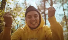 Nowość disco polo z najwyższej półki! MiłyPan stawia wszystkich „Pod ścianą”. 