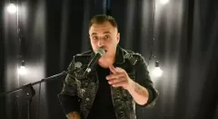 Wokalista disco polo pokazał zupełnie nową twarz! Ale czy lepszą?!