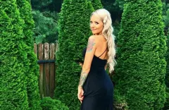 Uroda i talent to jej mocne strony! Popularna artystka disco polo pozuje w samym ręczniku! 