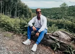 To zdjęcie budzi respekt! Wokalista disco polo stawia czoła bólowi! 