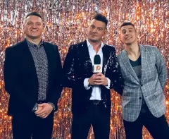 Nowy członek w popularnym zespole disco polo! Grupa Power Play świętuje narodziny Adasia!