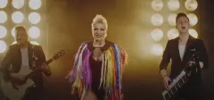 Gorąca premiera Pięknych i Młodych już dostępna! "Nowa ja" to będzie hit lata 2020? Koniecznie posłuchajcie!