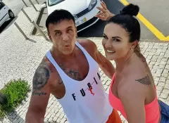 Co za ciało! Gwiazdor disco polo przyłapany na stacji benzynowej.